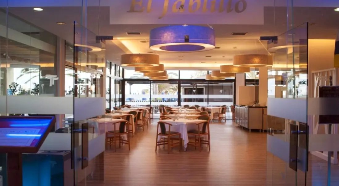 Restauracja i jedzenie w hotelu Grand Teguise Playa