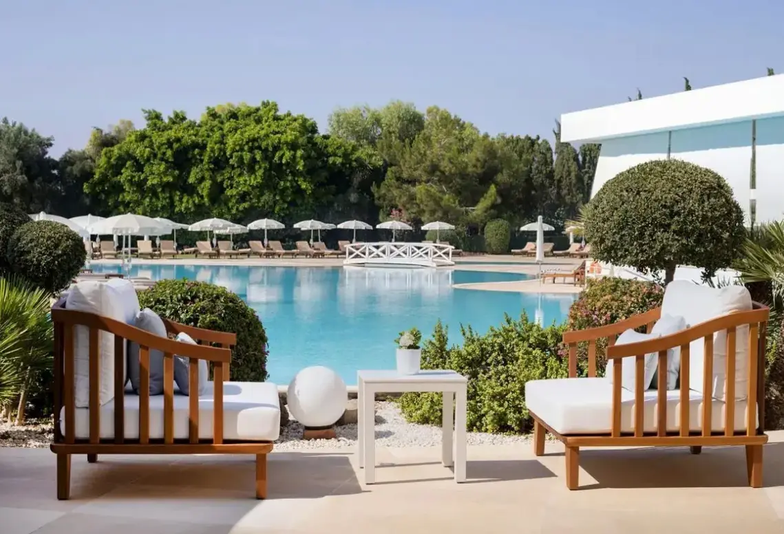 Basen w hotelu Grecian Park Hotel