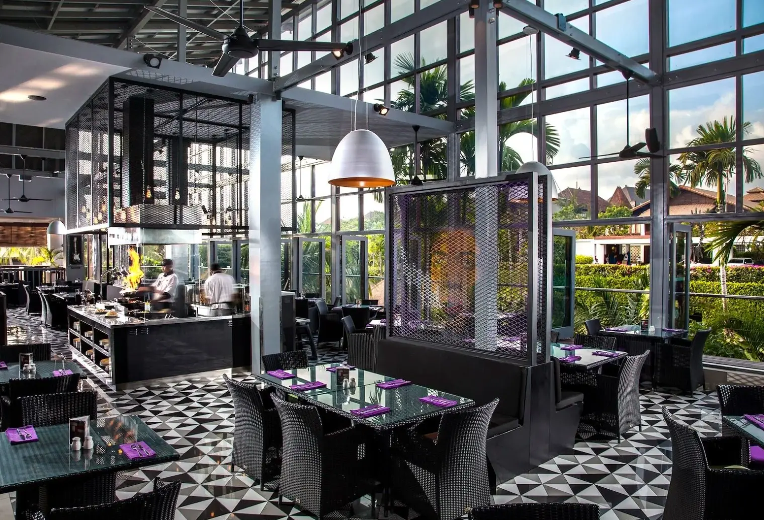 Restauracja i jedzenie w hotelu Hard Rock Hotel Bali