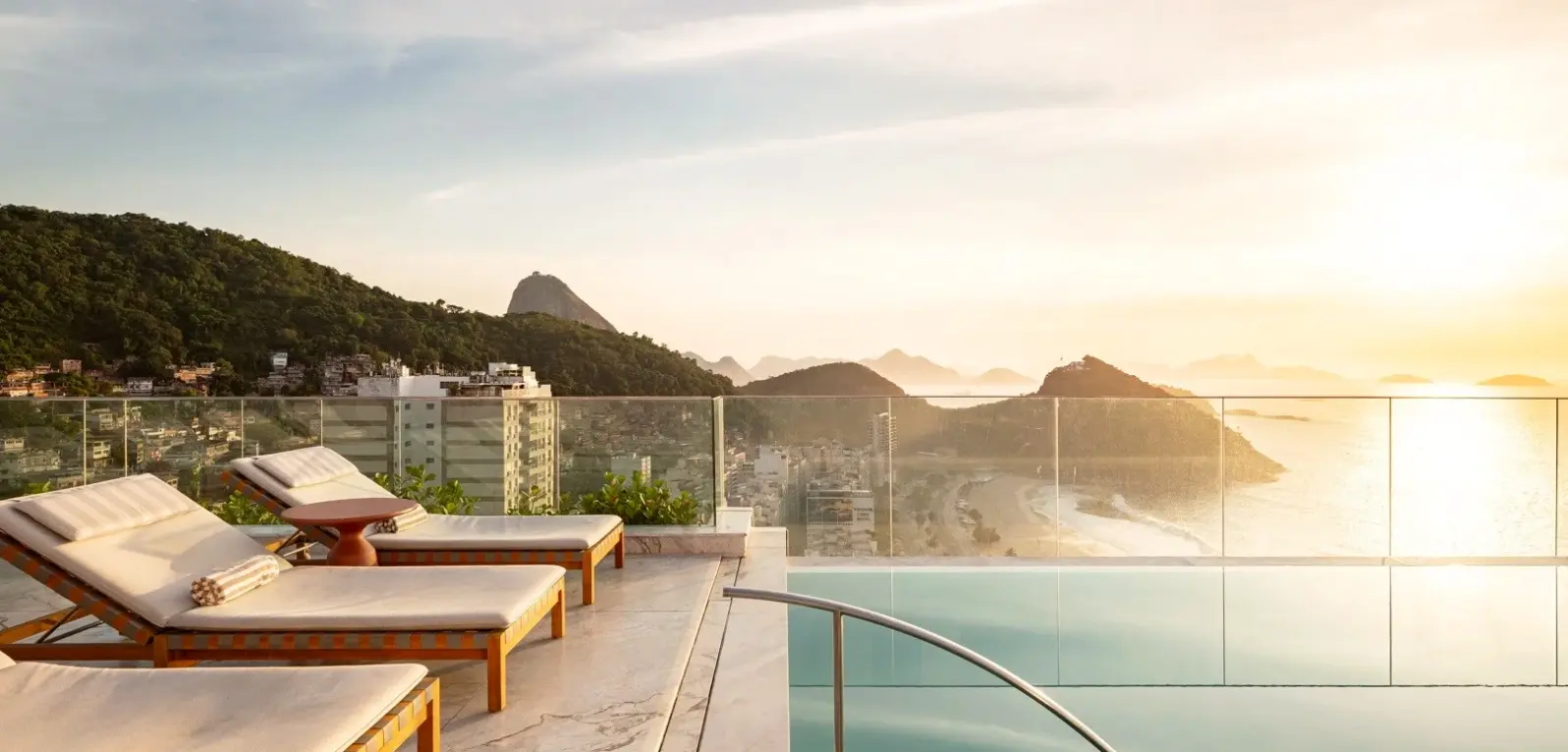 Basen w hotelu Hilton Rio de Janeiro Copacabana