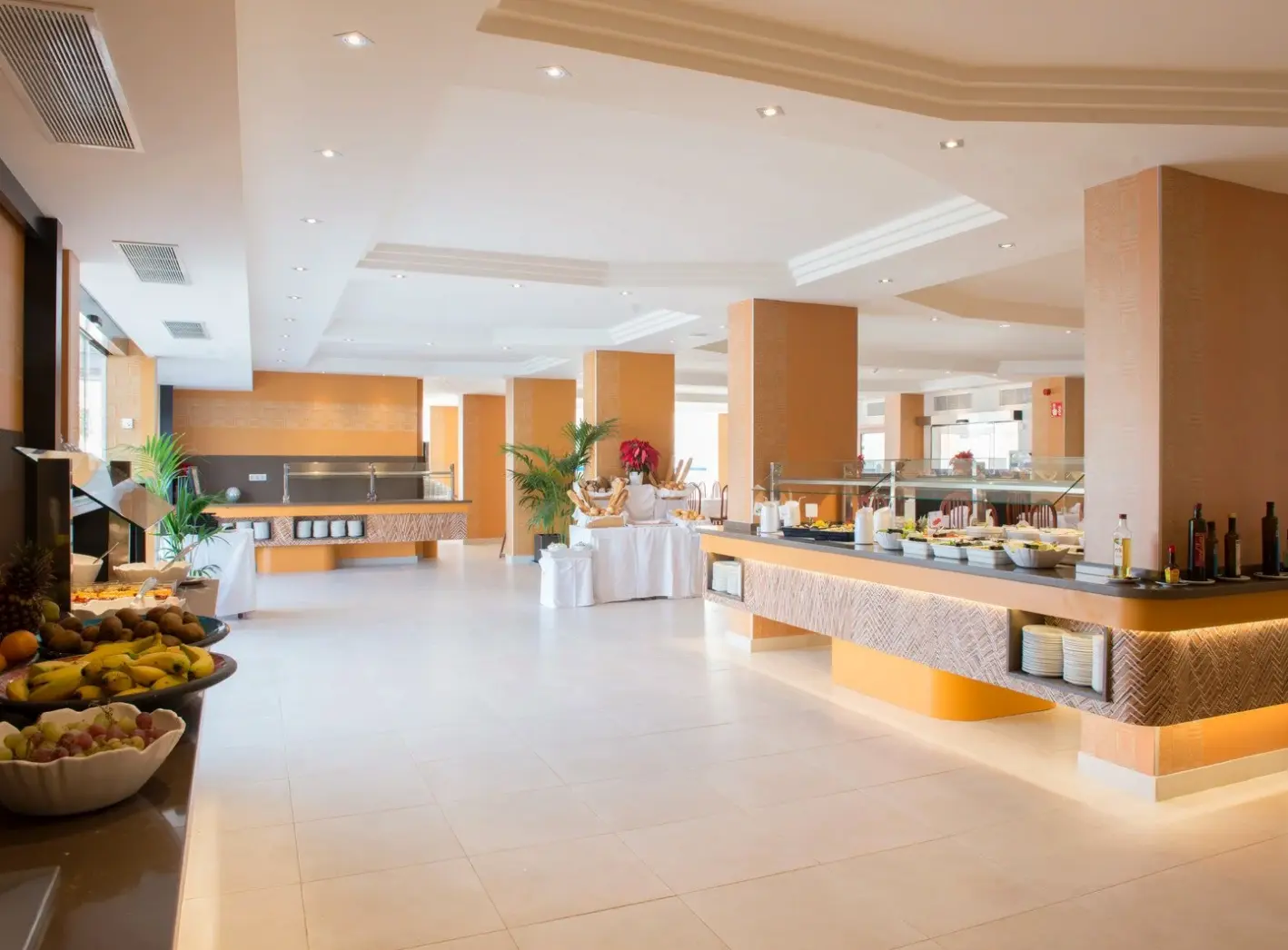 Restauracja i jedzenie w hotelu HL Suitehotel Playa del Ingles
