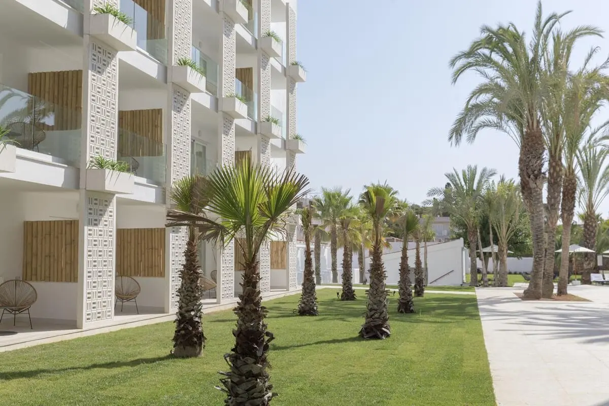 HM Ayron Park — HM AYRON PARK