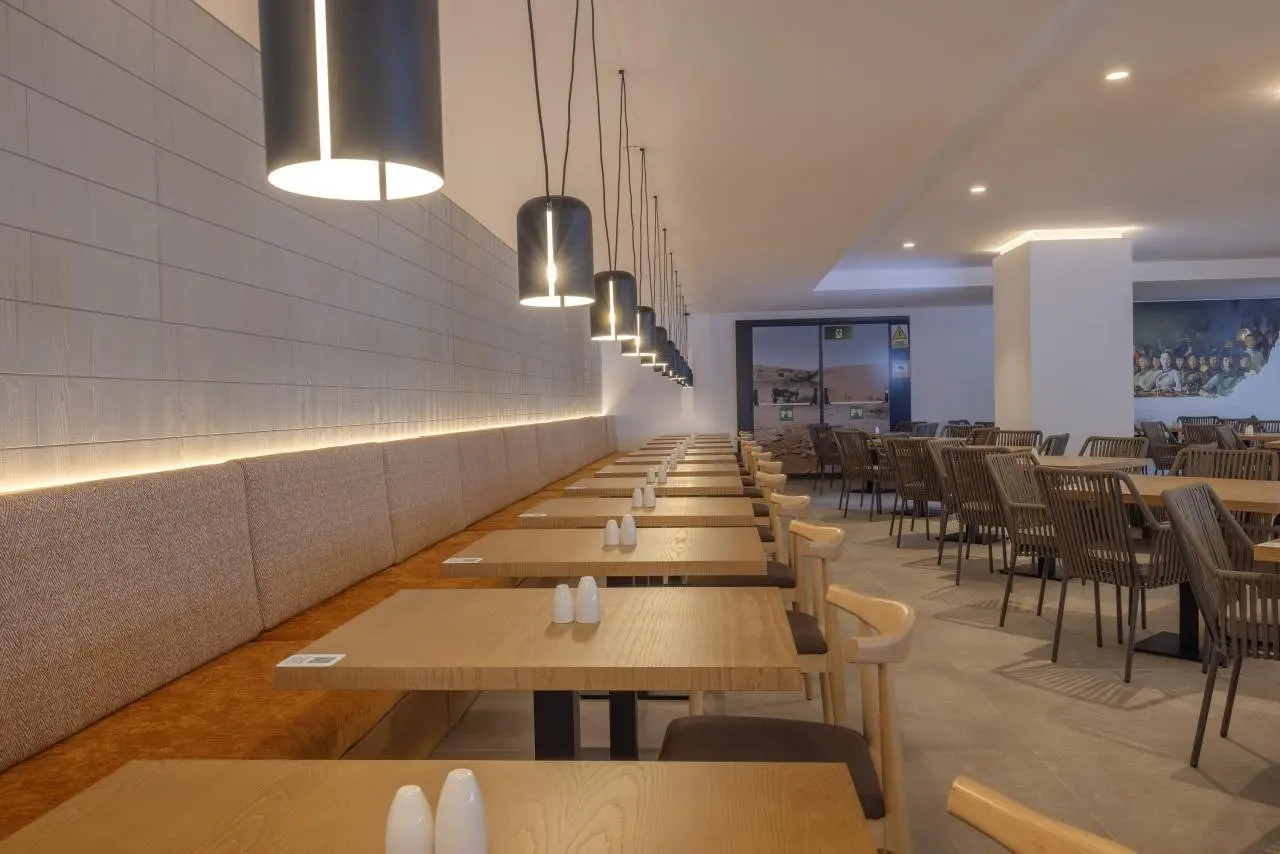 HM Isabela — HM ISABELA