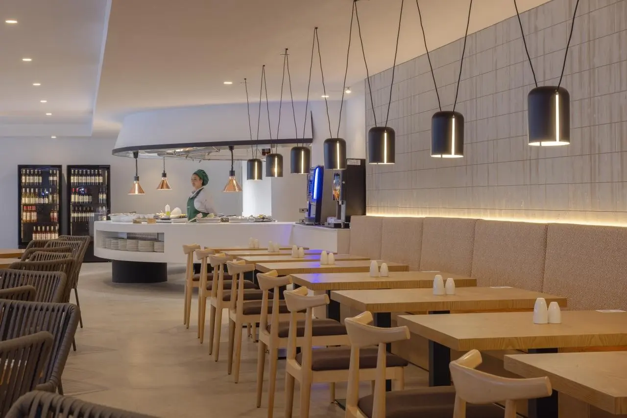 HM Isabela — HM ISABELA