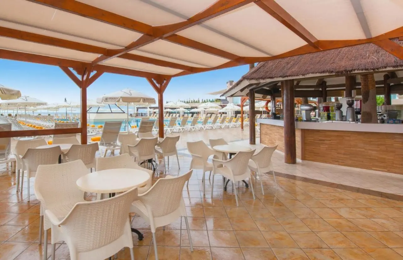 Restauracja i jedzenie w hotelu Iberostar Bouganville Playa