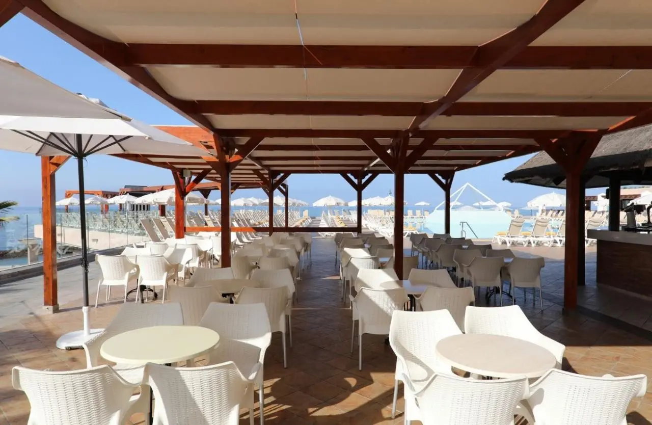 Restauracja i jedzenie w hotelu Iberostar Bouganville Playa