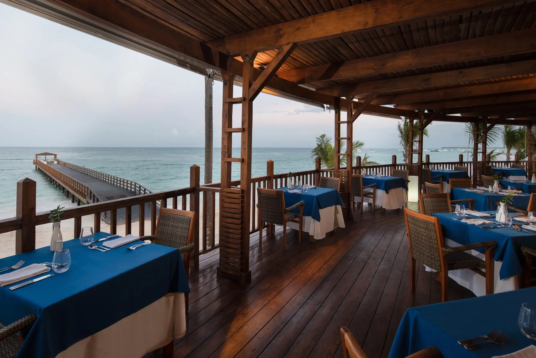 Restauracja i jedzenie w hotelu Impressive Premium Punta Cana