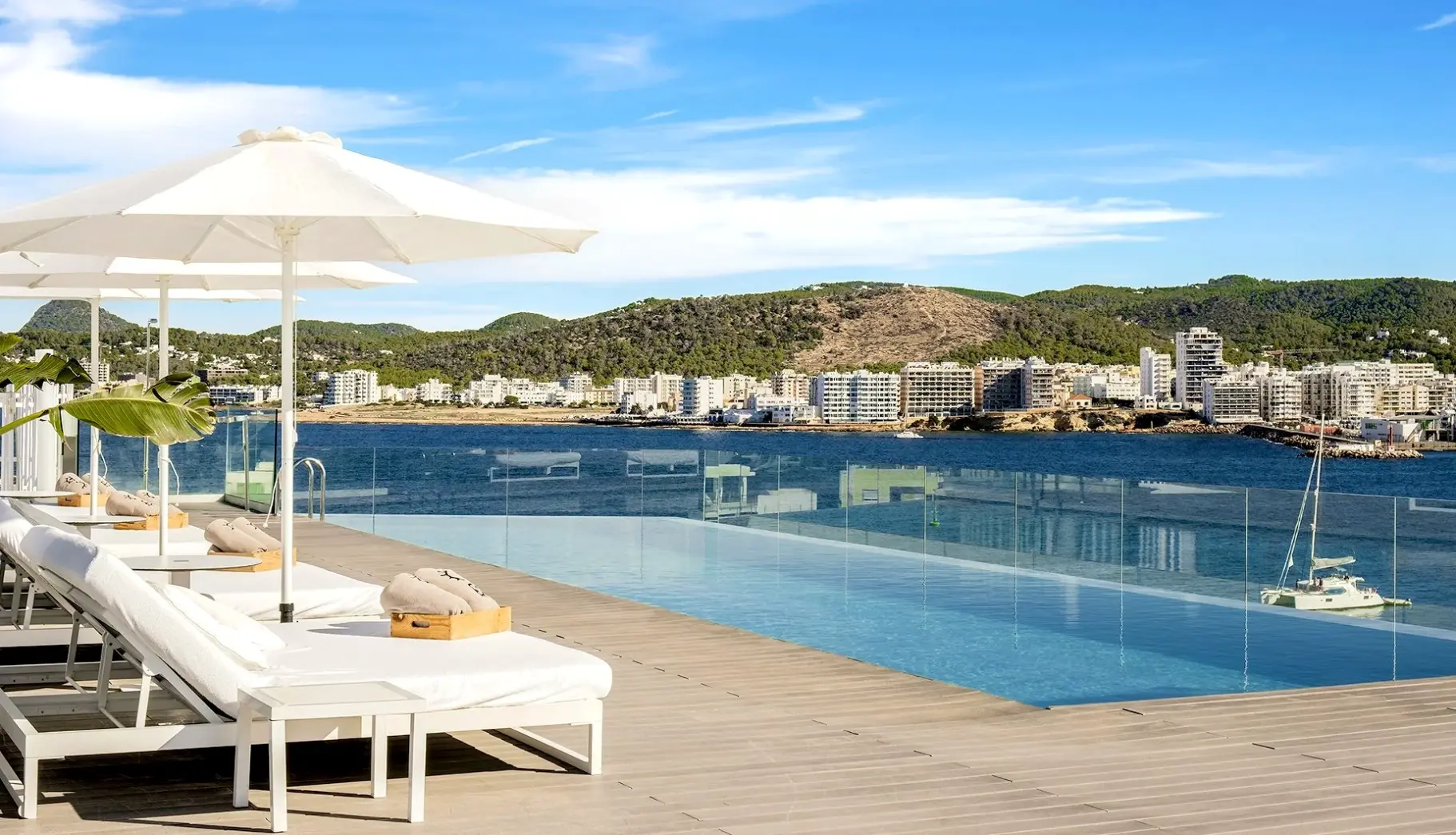 Basen w hotelu INNSiDE by Meliá Ibiza Beach