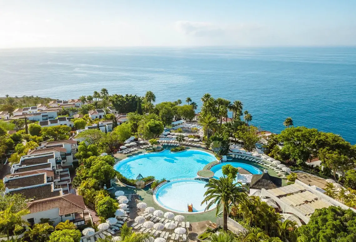 Basen w hotelu Jardín Tecina