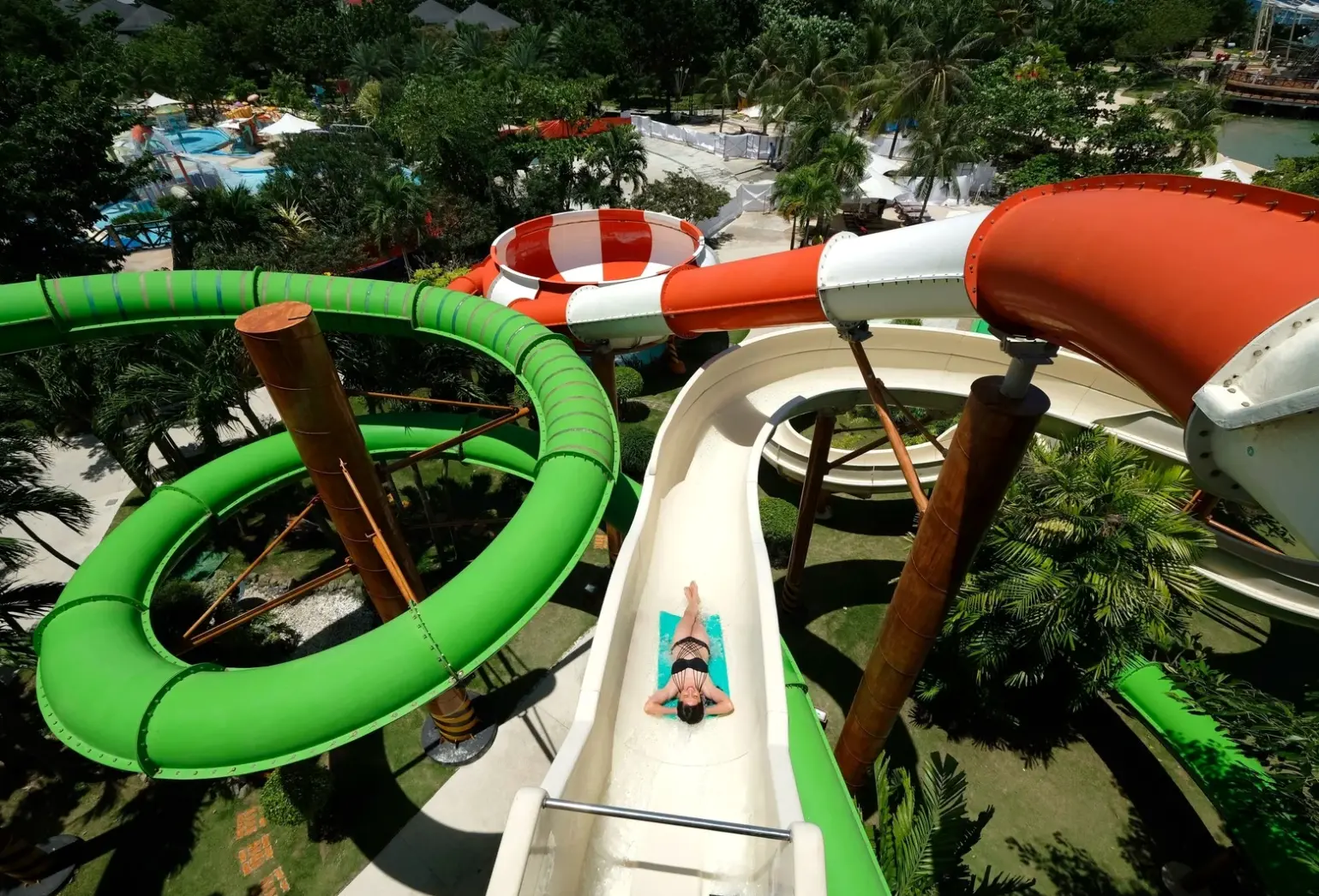 Basen w hotelu JPark Island Resort & Waterpark, Cebu