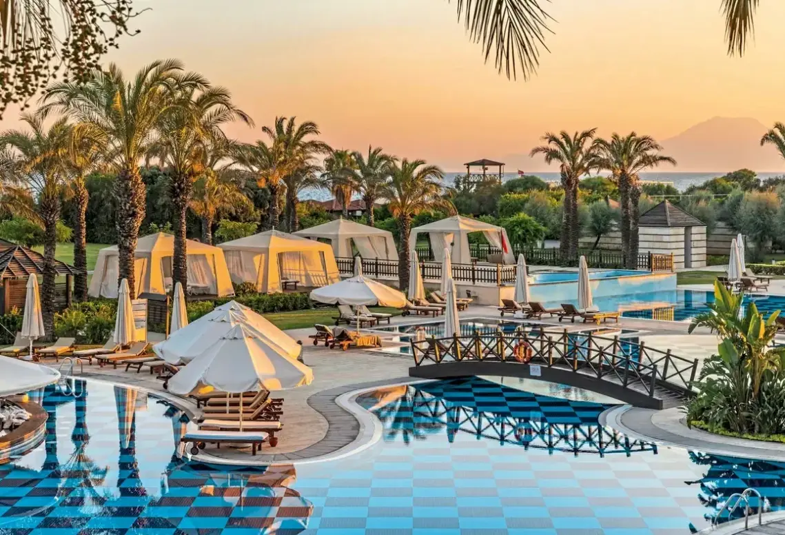 Basen w hotelu Kempinski Hotel The Dome Belek
