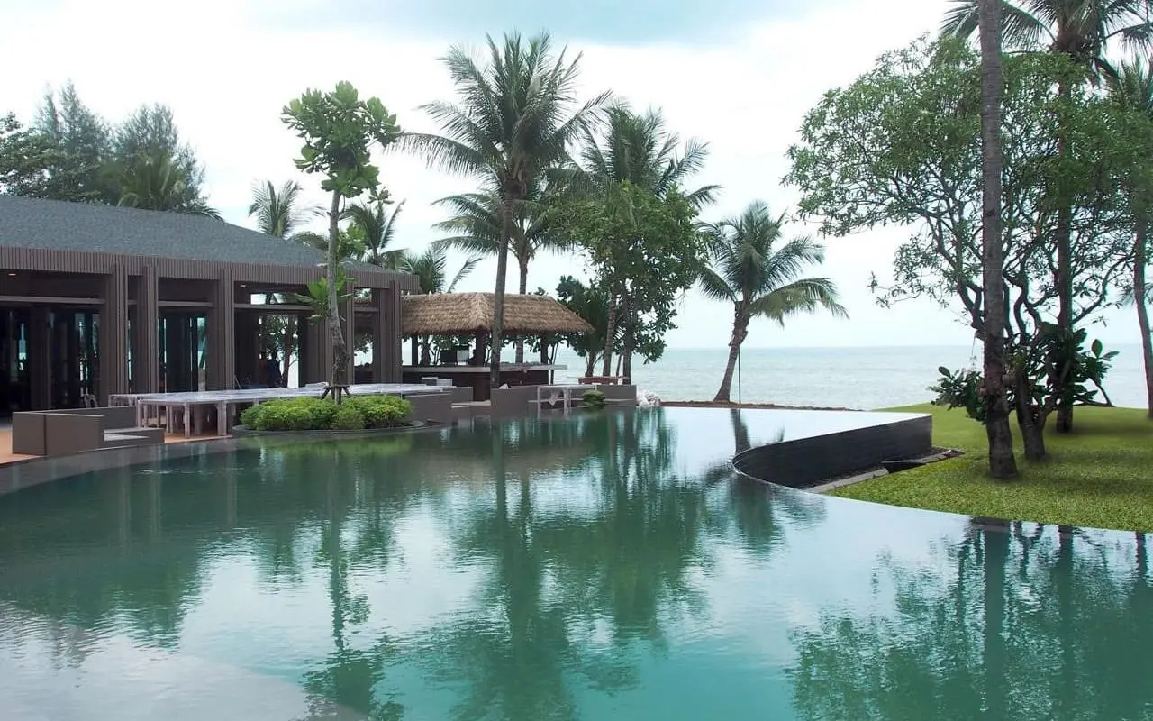 Basen w hotelu La Flora Khao Lak
