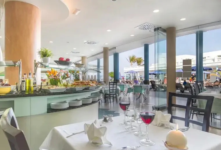 Restauracja i jedzenie w hotelu Las Costas