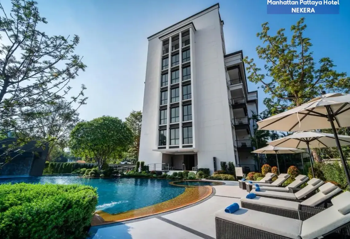 Basen w hotelu Manhattan Pattaya