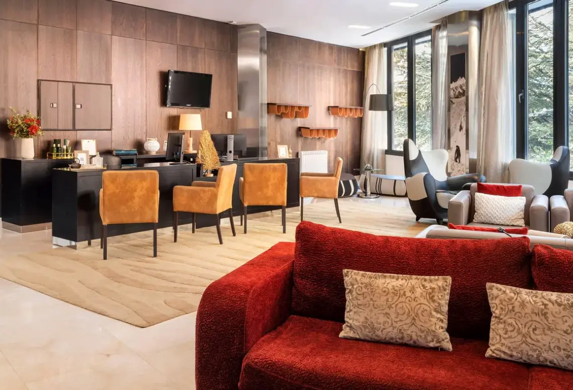 Lobby hotelu Meliá Sol y Nieve