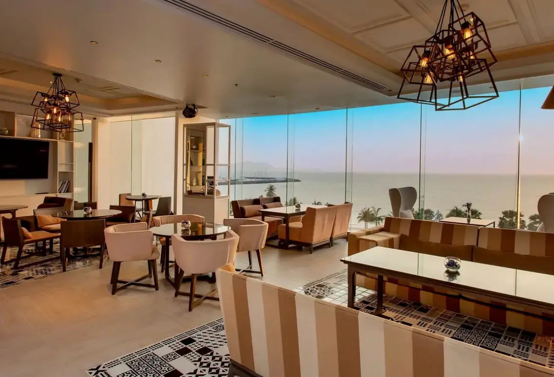 Lobby hotelu Mövenpick Siam Na Jomtien Pattaya