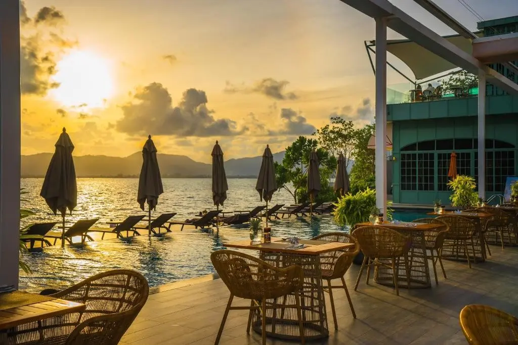 Basen w hotelu My Beach Resort Phuket