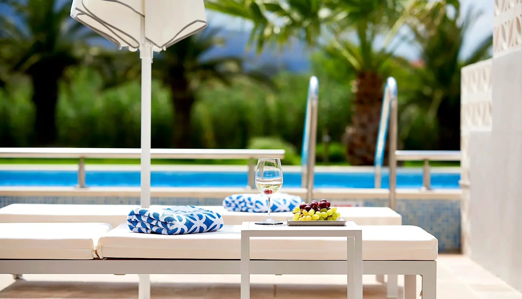 Basen w hotelu Mythos Palace Resort & Spa