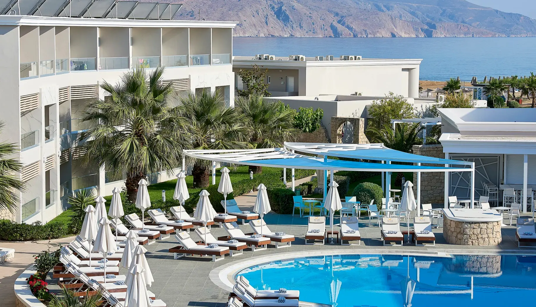 Basen w hotelu Mythos Palace Resort & Spa