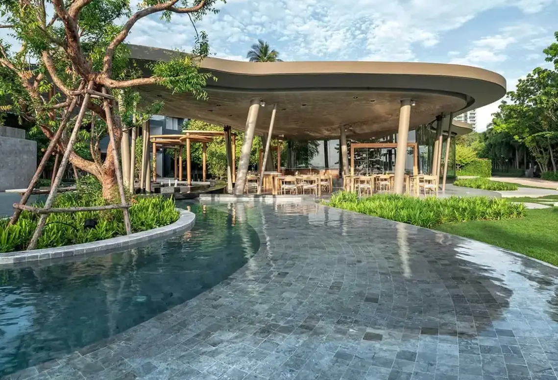 Basen w hotelu Navana Nature Escape