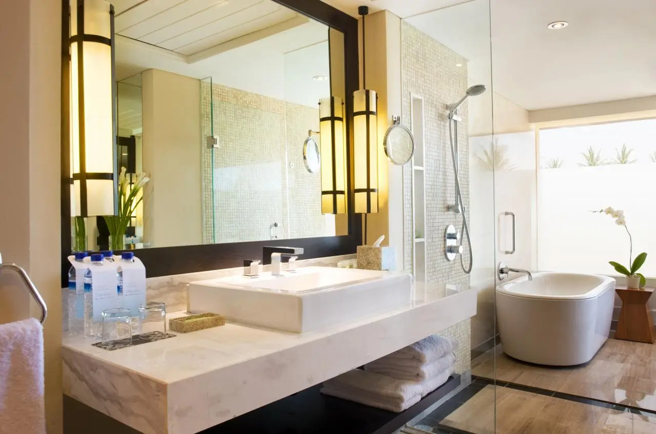 Łazienka w pokoju hotelu Nusa Dua Beach & Spa