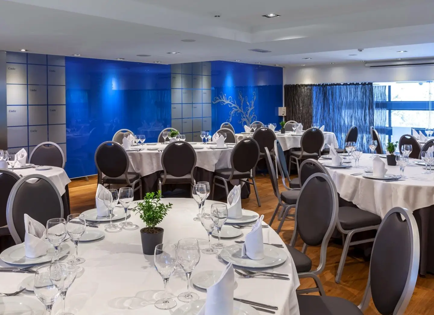 Restauracja i jedzenie w hotelu Occidental Cádiz