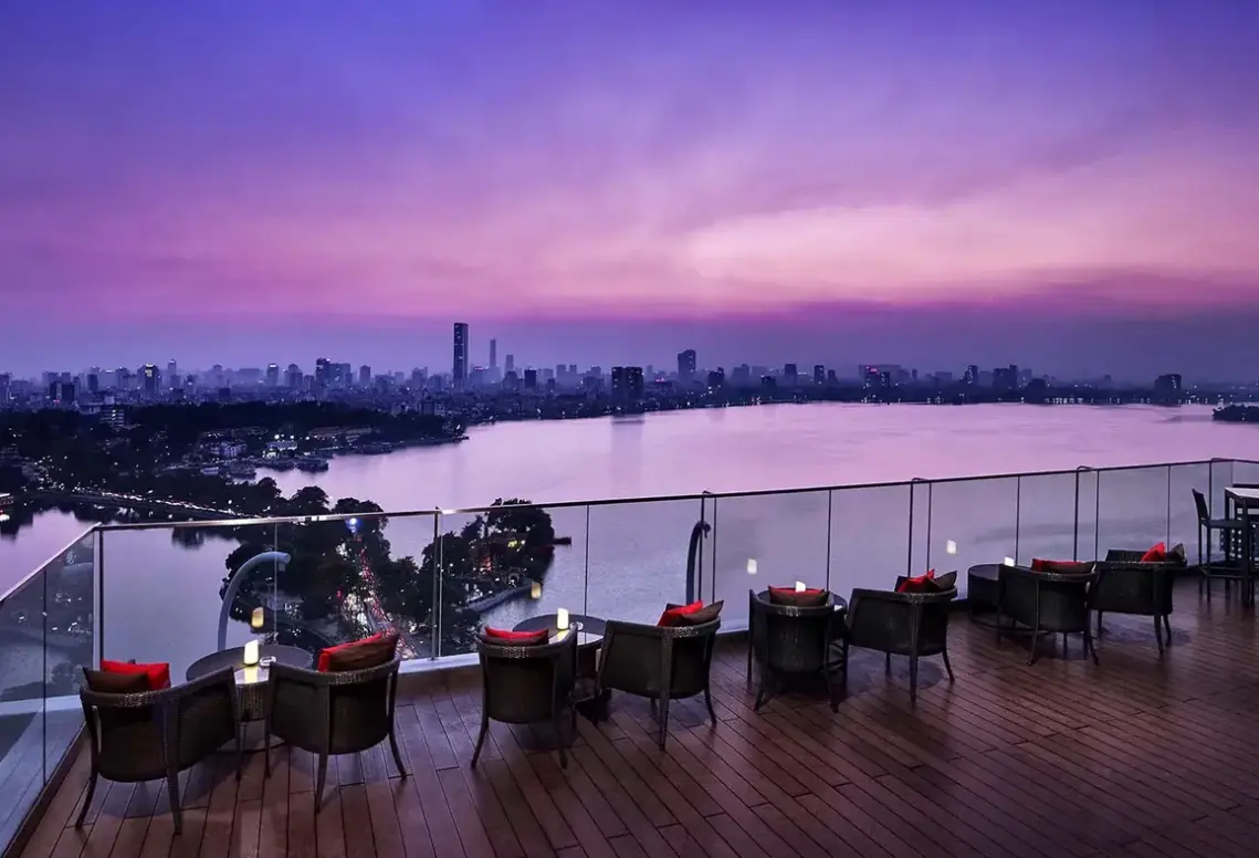 Widok z hotelu Pan Pacific Hanoi