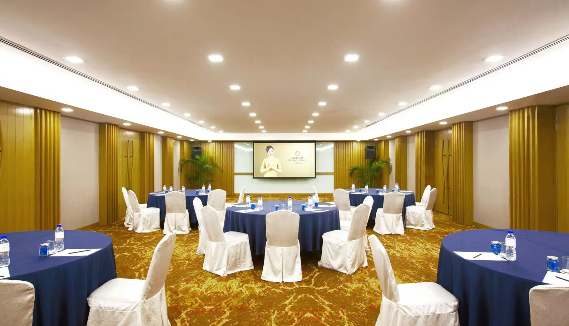 Restauracja i jedzenie w hotelu Pelangi Beach Resort & SPA Langkawi
