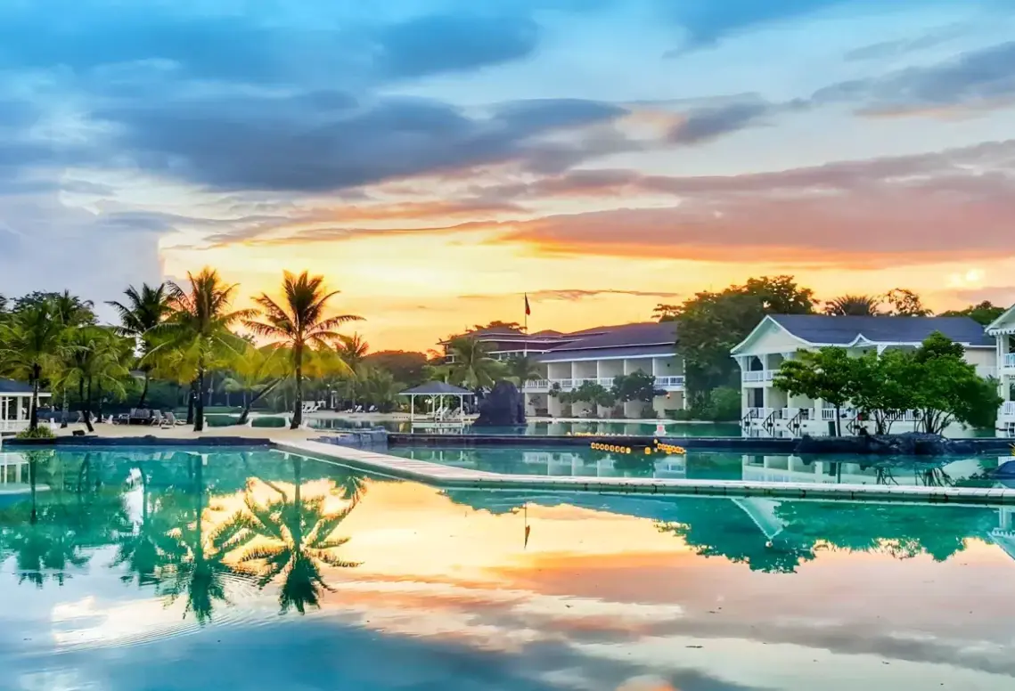 Basen w hotelu Plantation Bay Resort & Spa