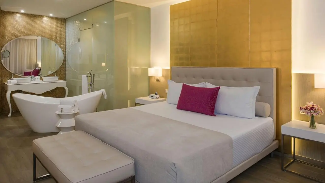 Platinum Yucatán Princess — PLATINUM YUCATÁN PRINCESS