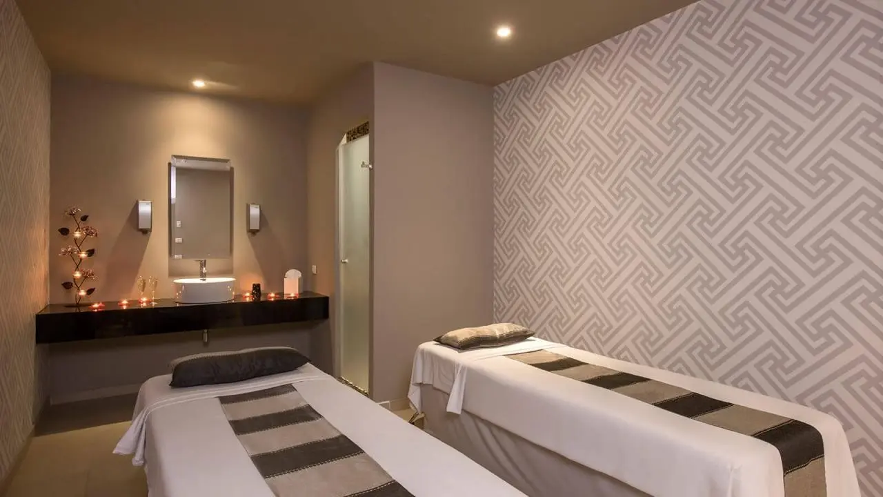 Platinum Yucatán Princess — PLATINUM YUCATÁN PRINCESS