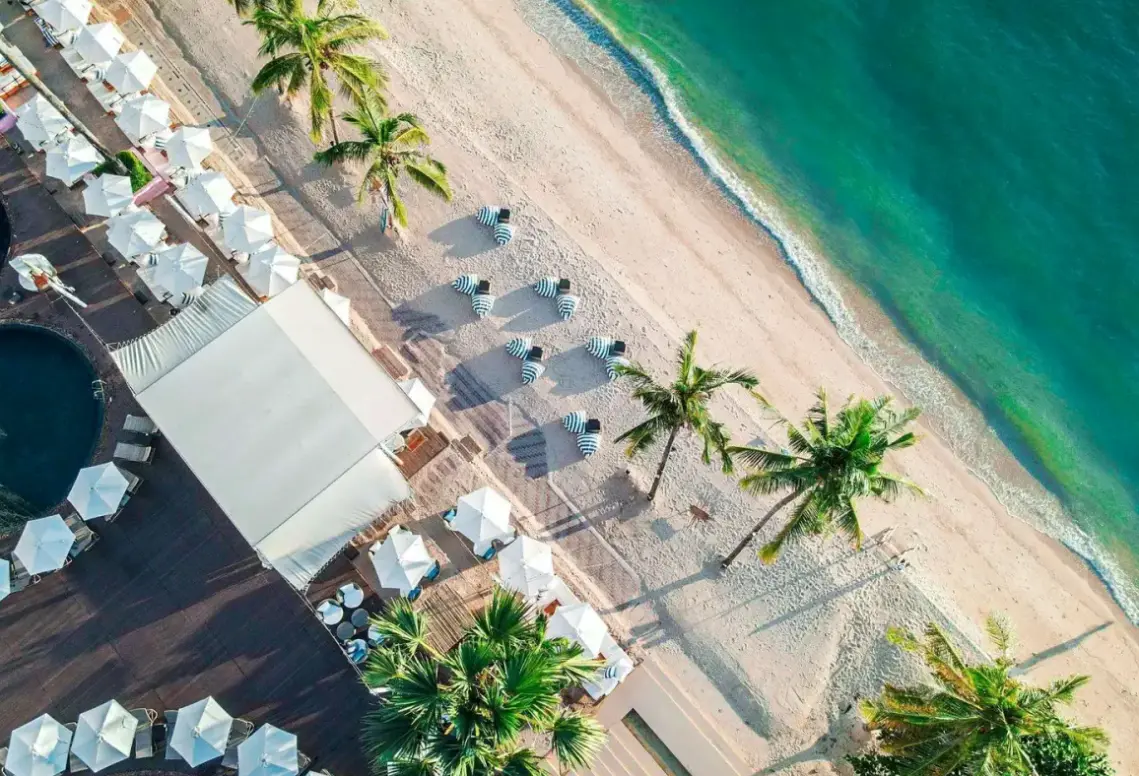 Plaża przy hotelu Pullman Pattaya Hotel G