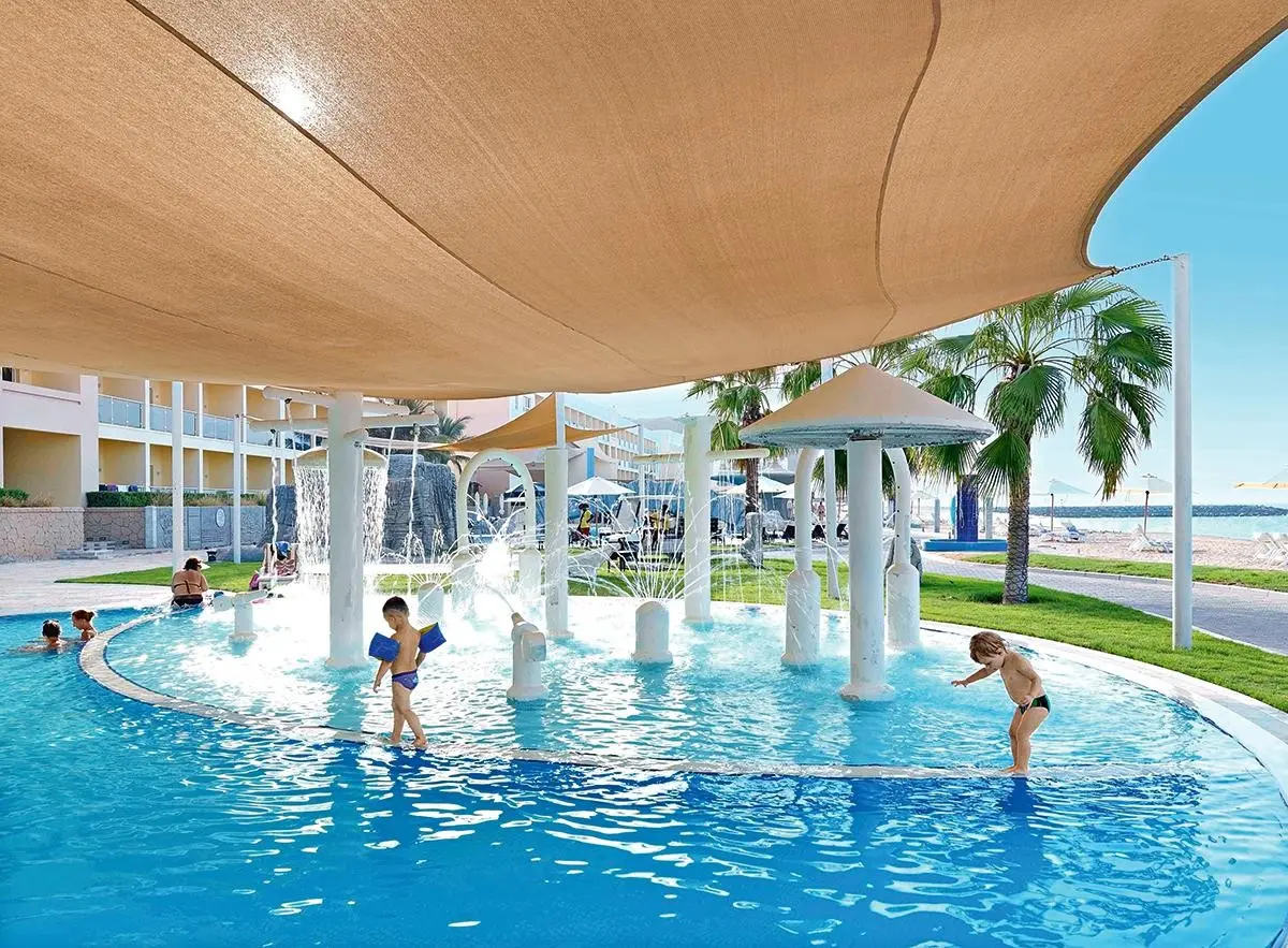 Radisson Blu Hotel & Resort Abu Dhabi — RADISSON BLU RESORT