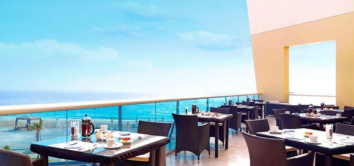 Radisson Blu Hotel & Resort Abu Dhabi — RADISSON BLU RESORT