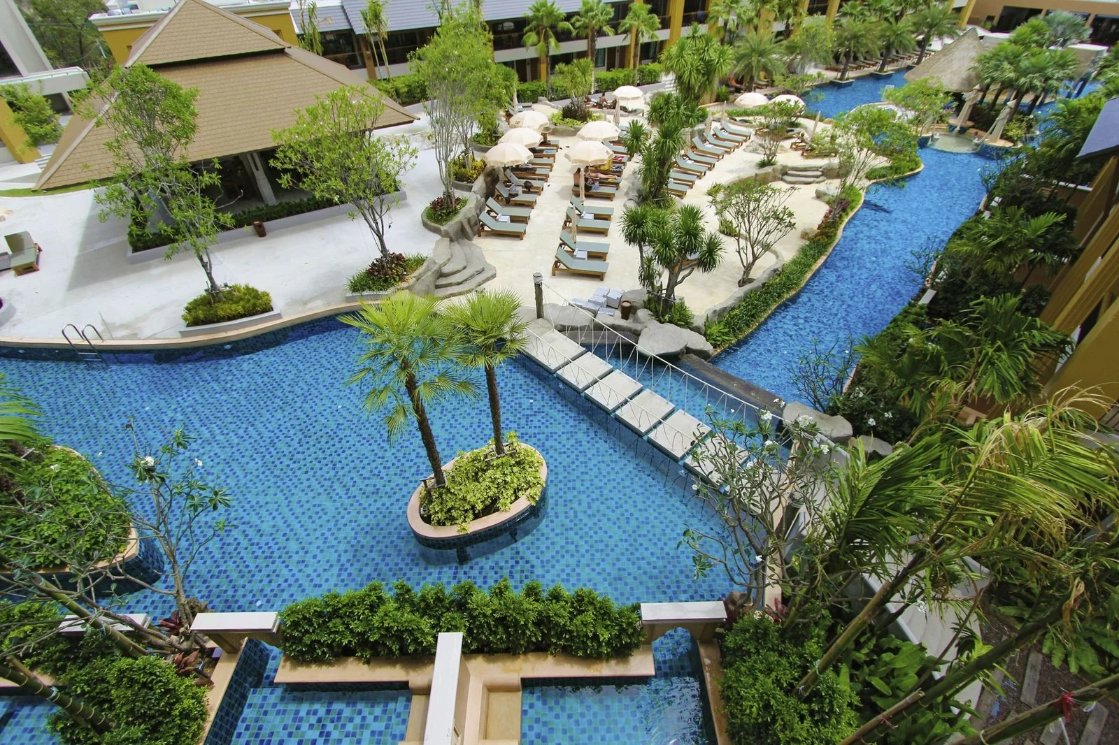 Basen w hotelu Rawai Palm Beach Resort
