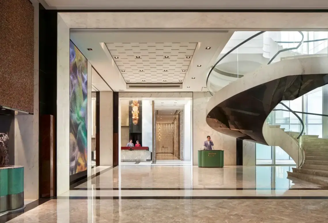 Lobby hotelu Regent Shanghai Pudong