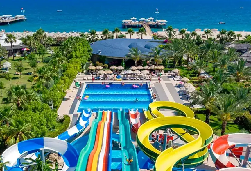 Basen w hotelu Royal Holiday Palace