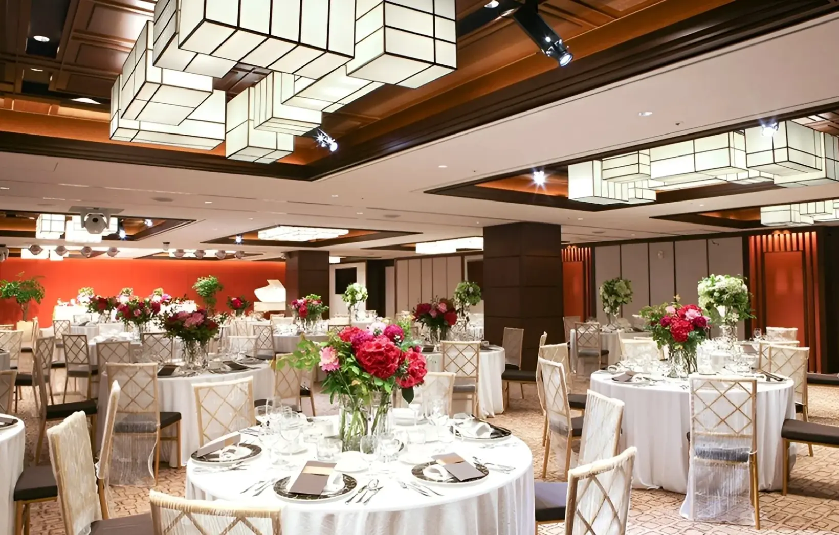 Restauracja i jedzenie w hotelu Royal Hotel Seoul