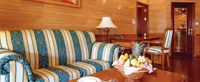 Royal Island Resort & Spa — ROYAL ISLAND RESORT