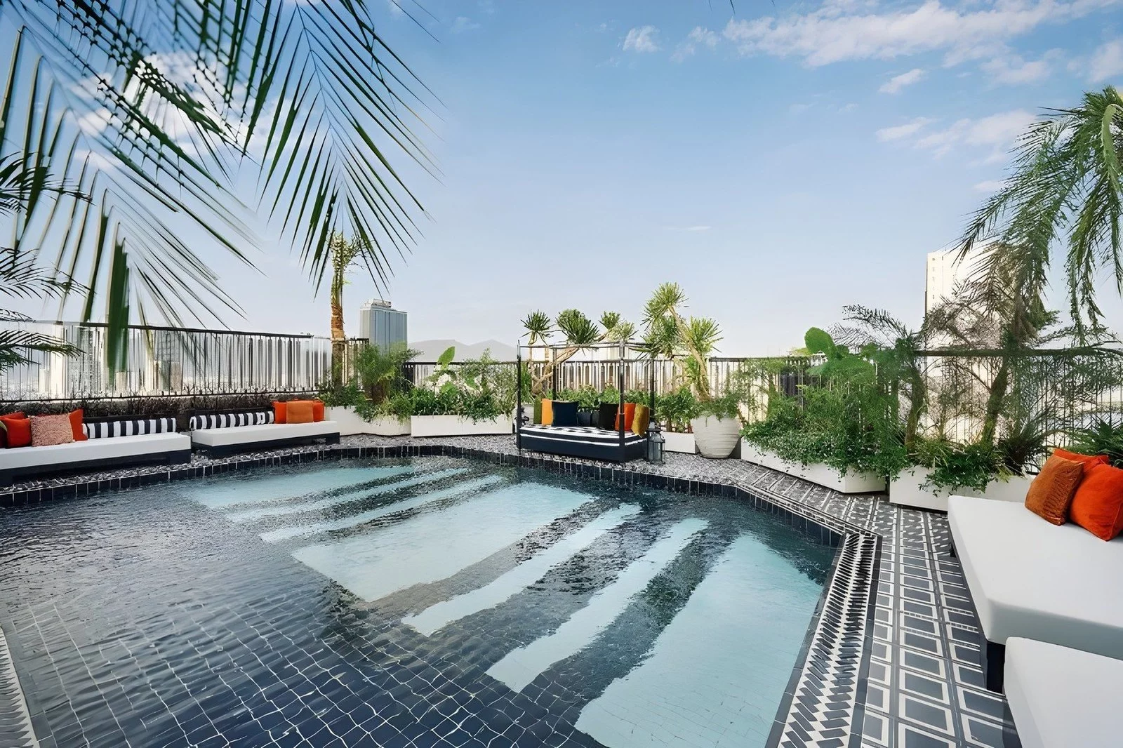 Hotel Sanouva Danang