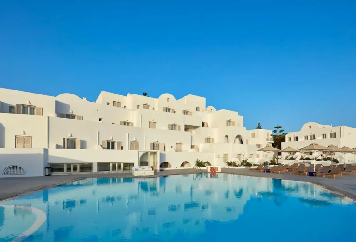 Basen w hotelu Santorini Palace