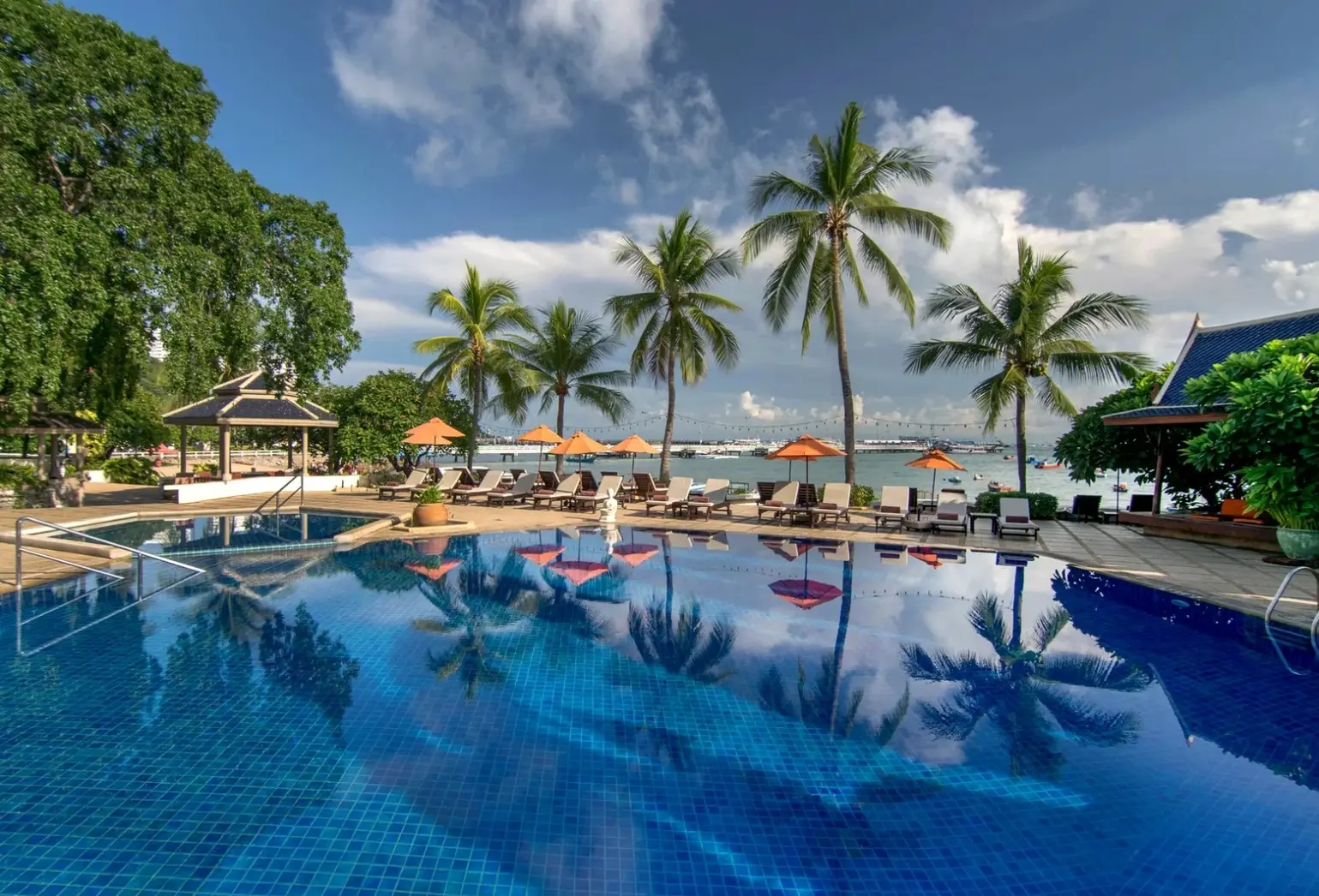 Basen w hotelu Siam Bayshore Pattaya
