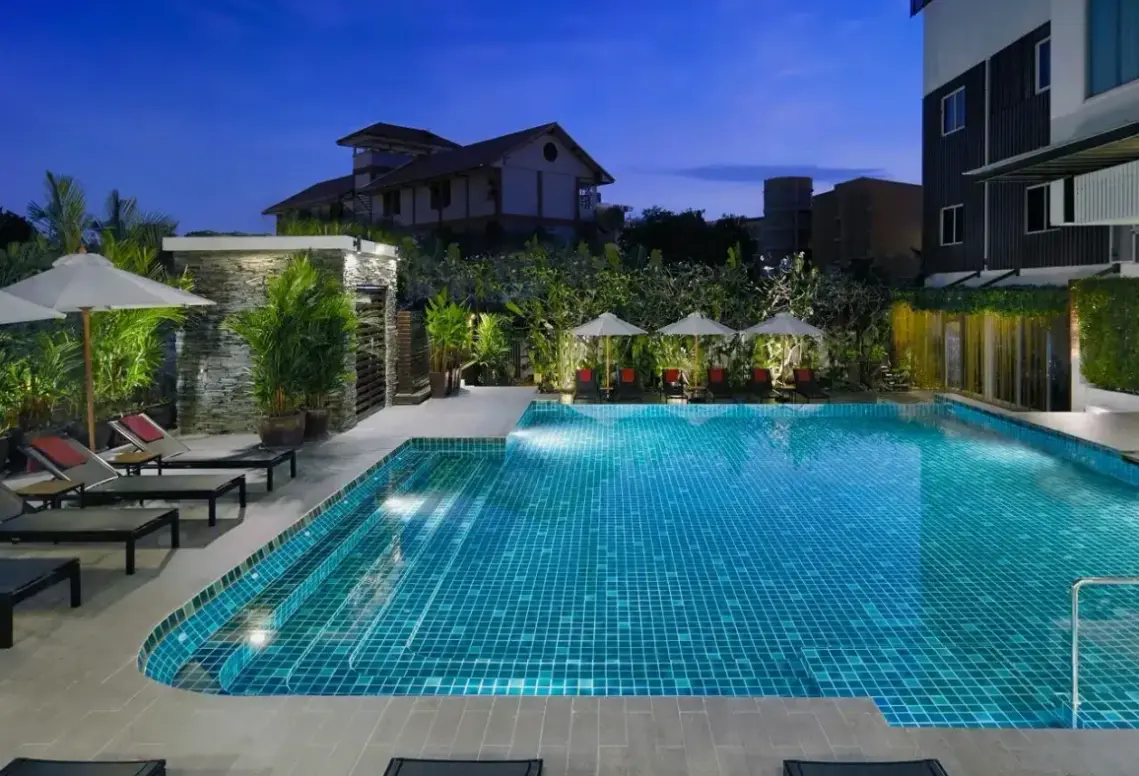 Basen w hotelu Signature Pattaya