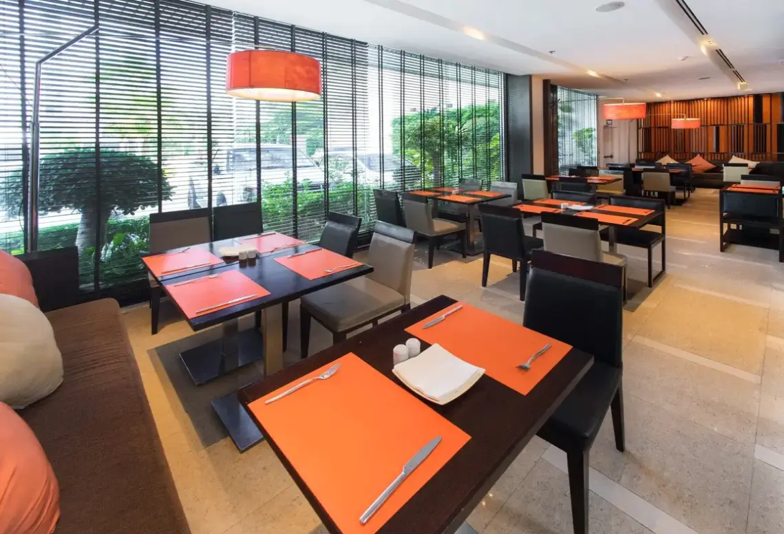 Restauracja i jedzenie w hotelu Signature Pattaya