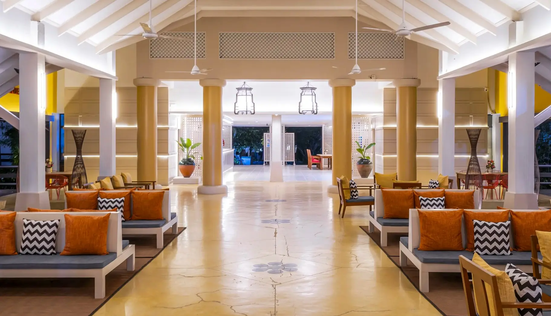Lobby hotelu Sunshine Garden Resort