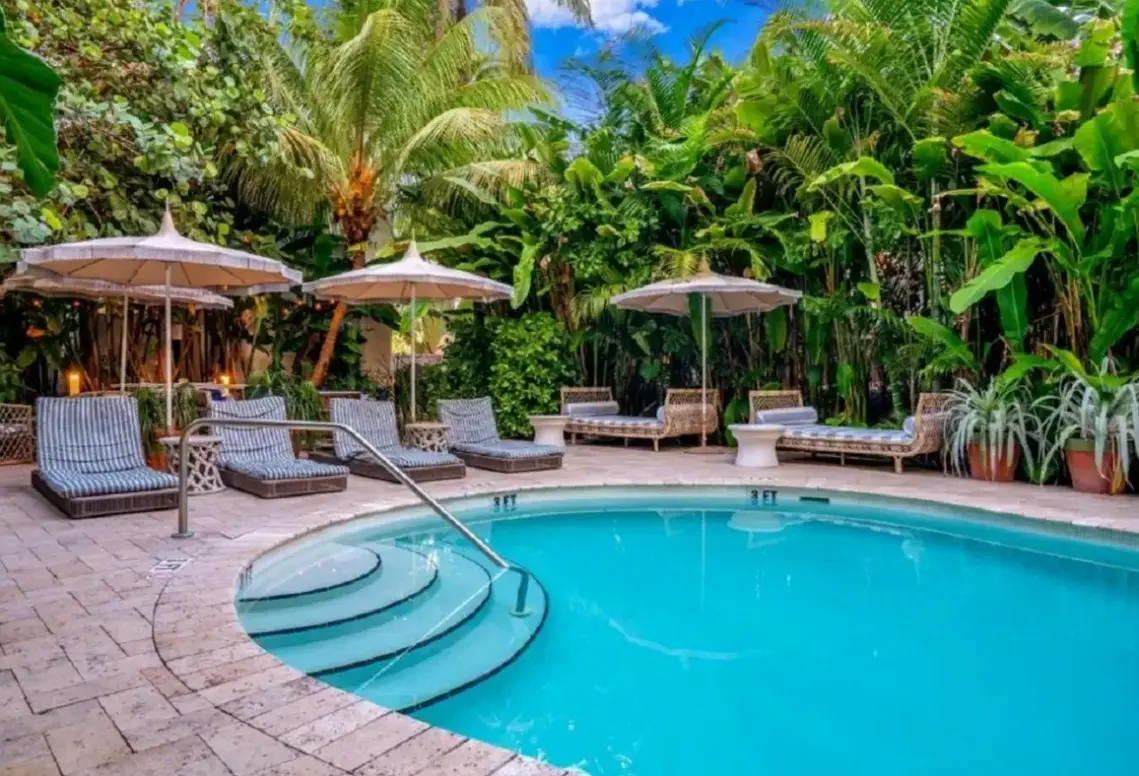 Basen w hotelu Trouvail Miami Beach
