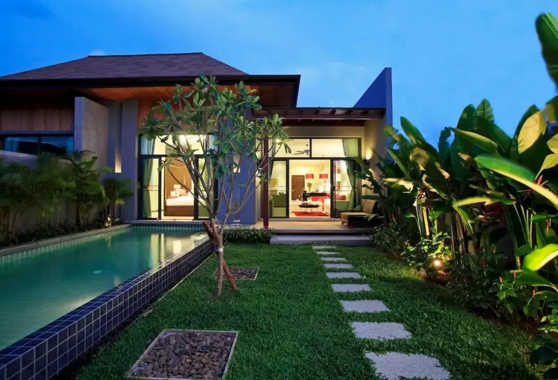 Basen w hotelu Two Villas Holiday Onyx Style Nai Harn Beach