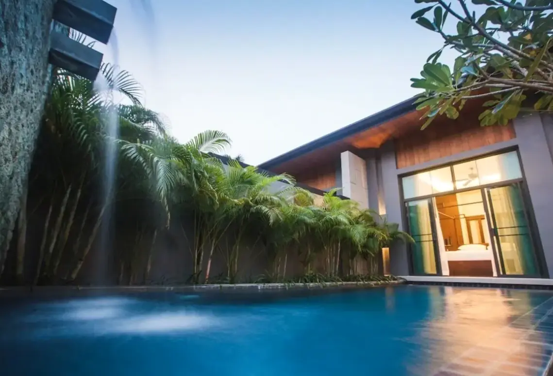 Basen w hotelu Two Villas Holiday Onyx Style Nai Harn Beach