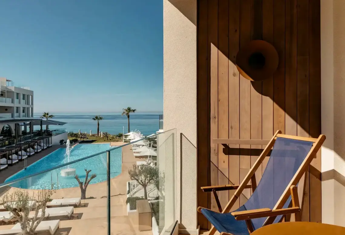 Basen w hotelu Villa le Blanc Gran Meliá