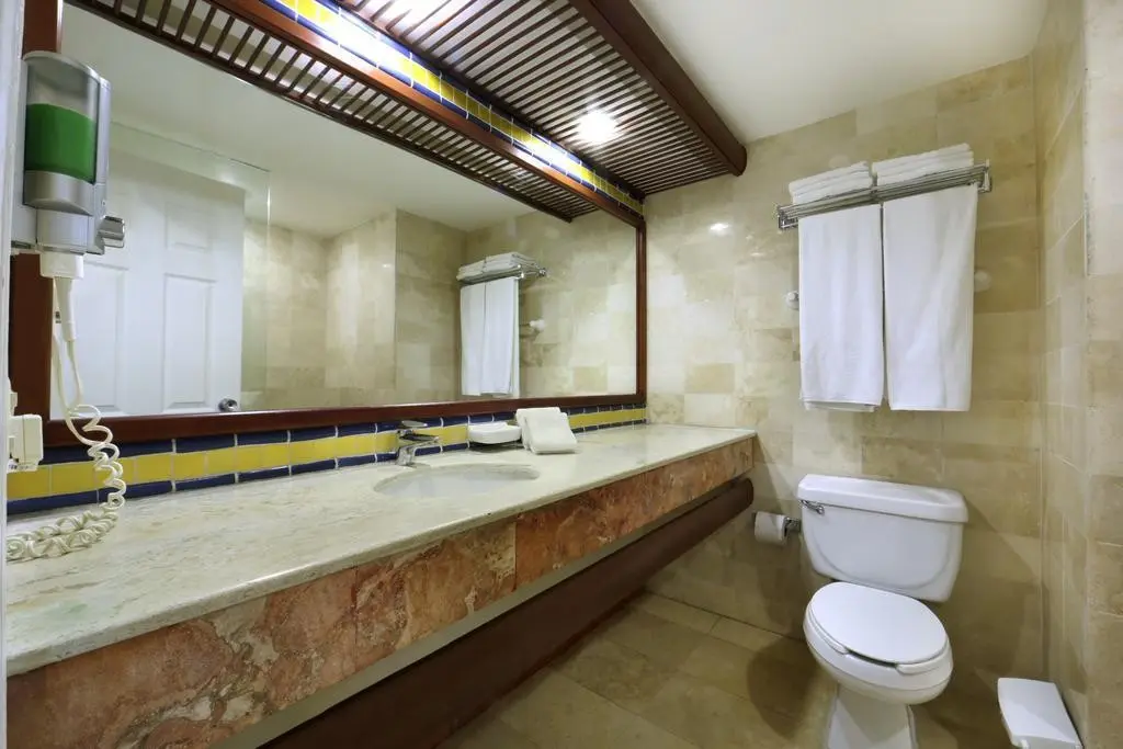 Łazienka w pokoju hotelu Viva Azteca by Wyndham